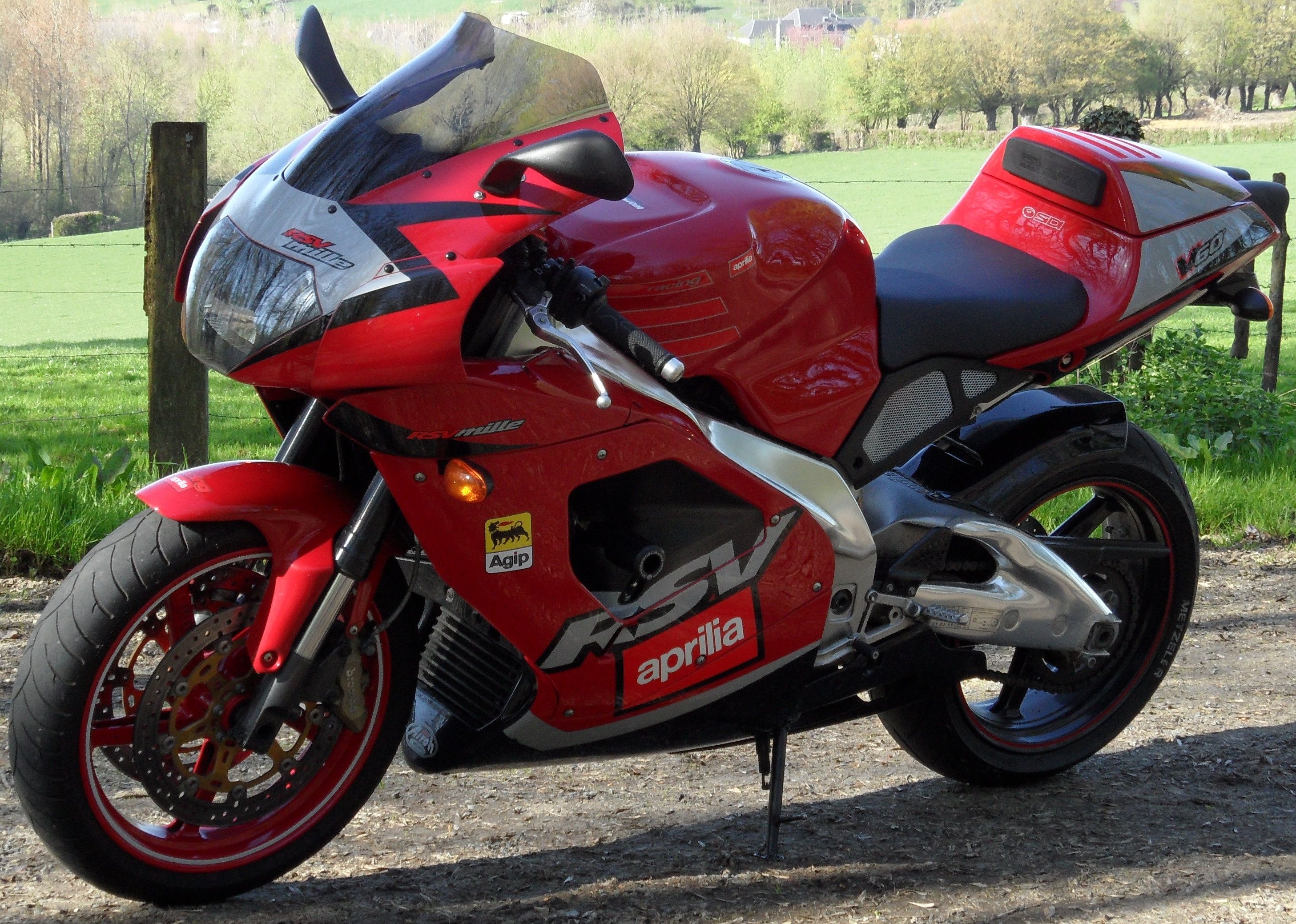 APRILIA RSV 1000 MILLE