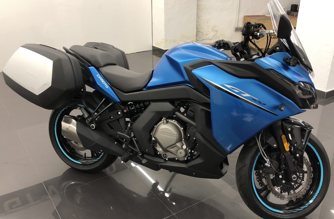 CFMOTO 400 GT