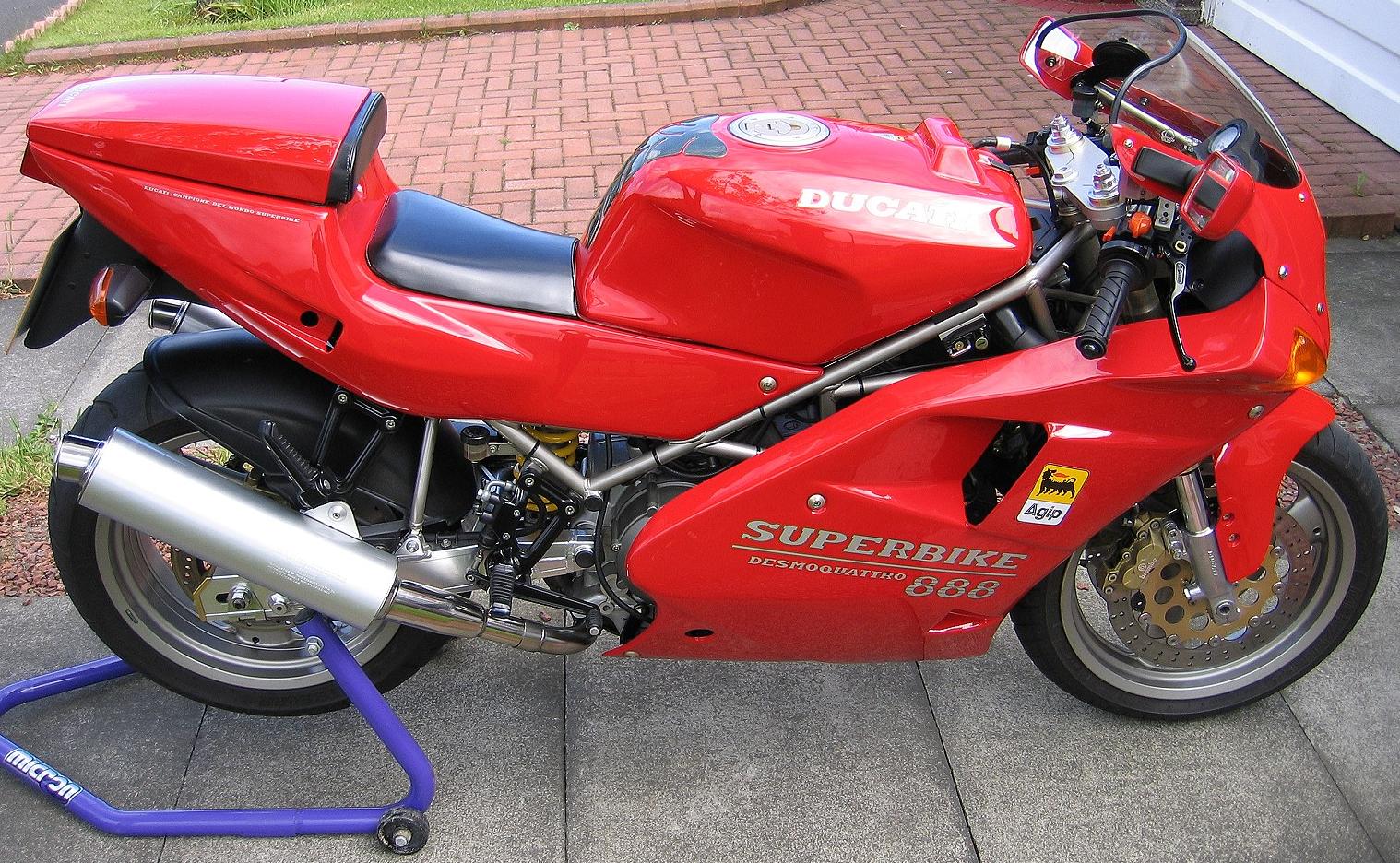 DUCATI 888 STRADA