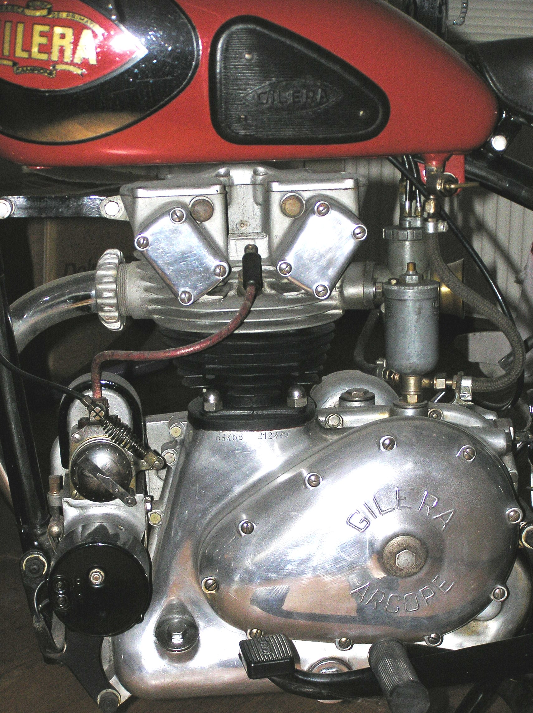GILERA NETTUNO 250 engine right