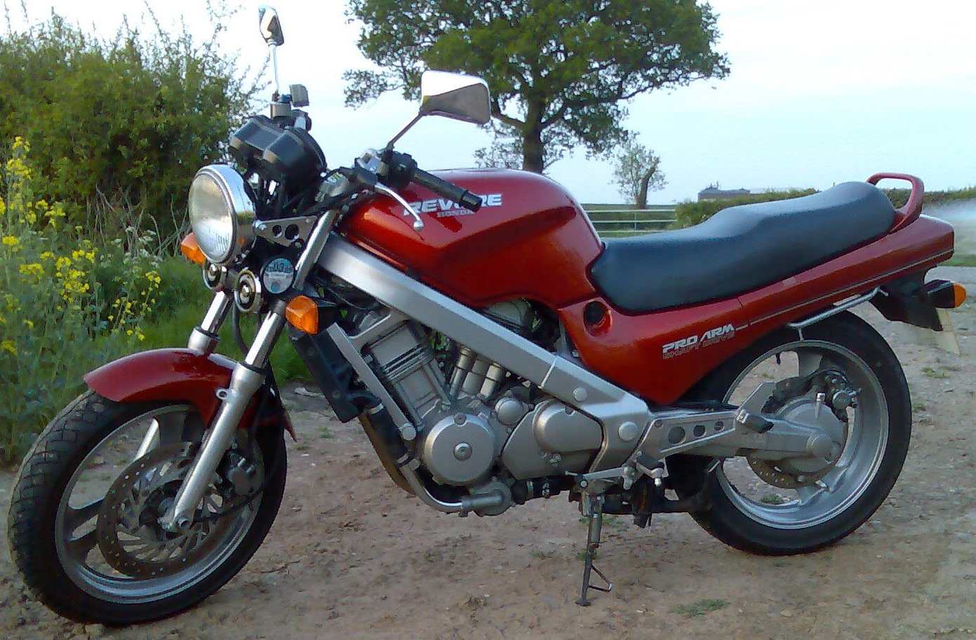 HONDA NTV 650 REVERE