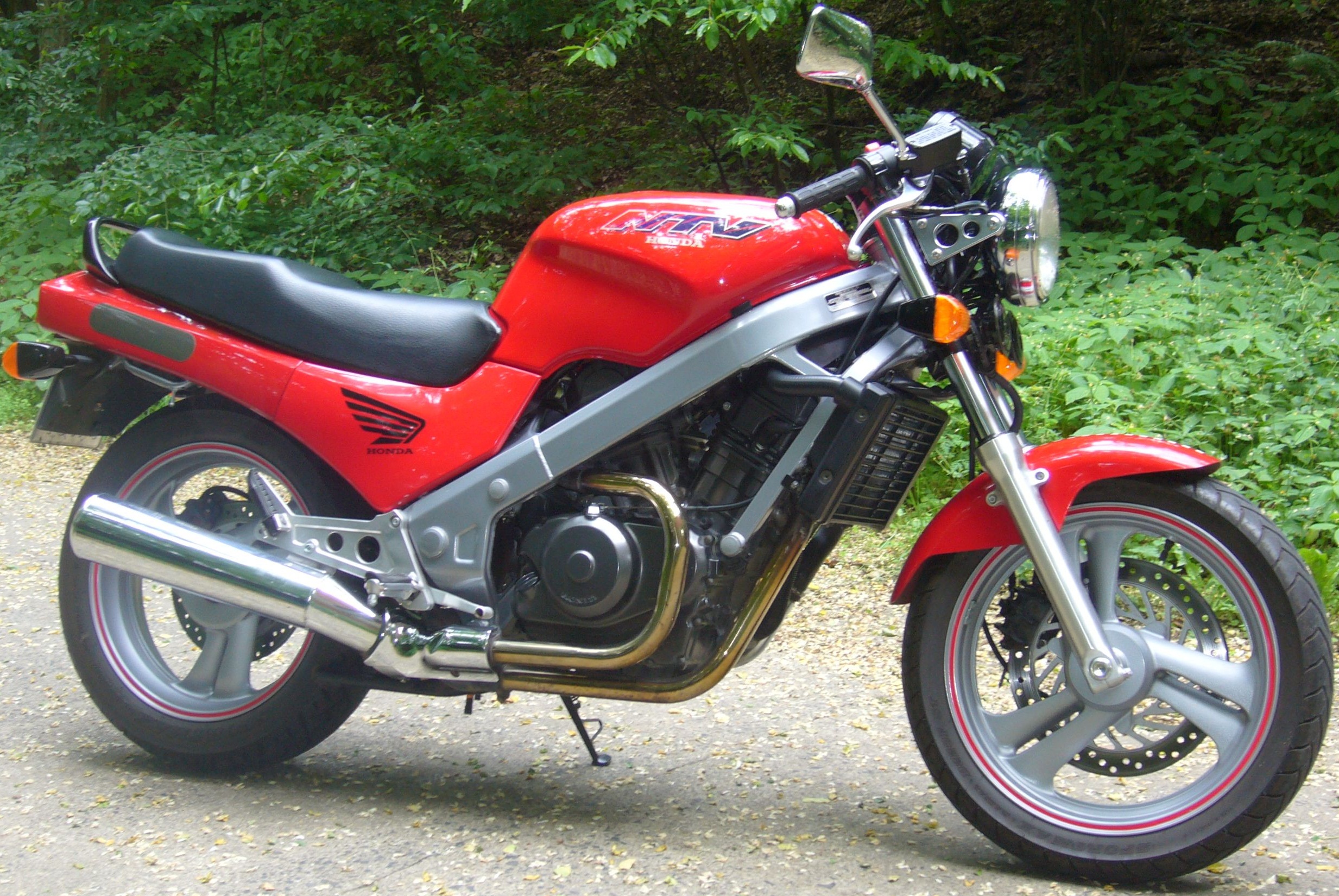 HONDA NTV 650 REVERE