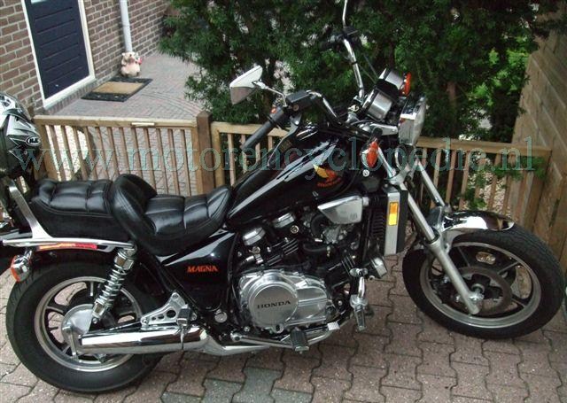 HONDA VF 750 C MAGNA V 45