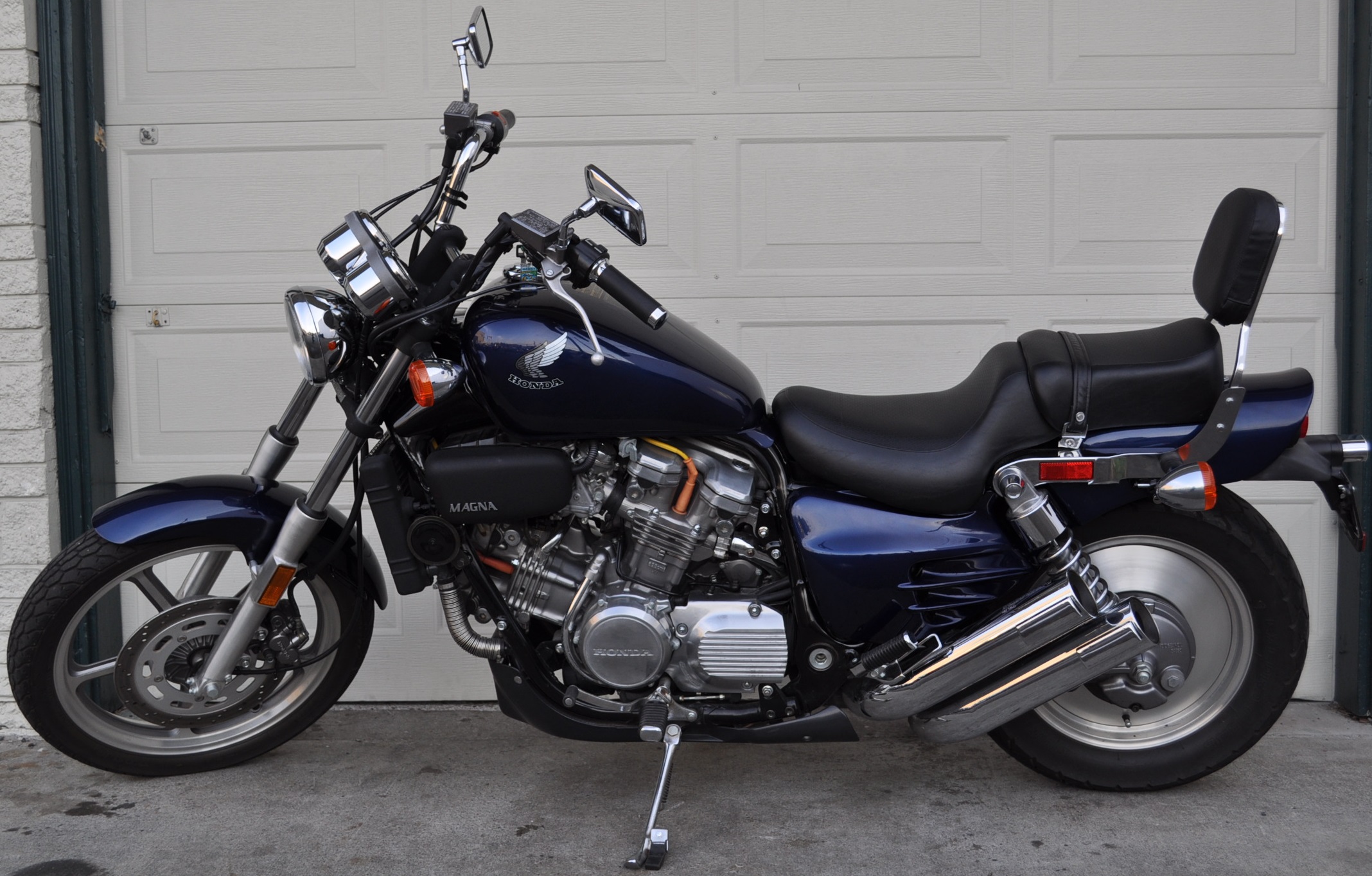 HONDA VF 750 C SUPER MAGNA