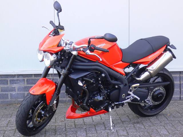 TRIUMPH SPEED TRIPPLE 1050