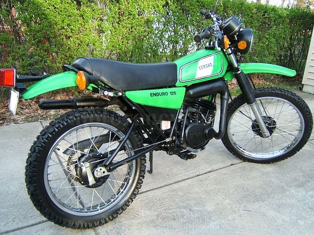 YAMAHA DT 125 E